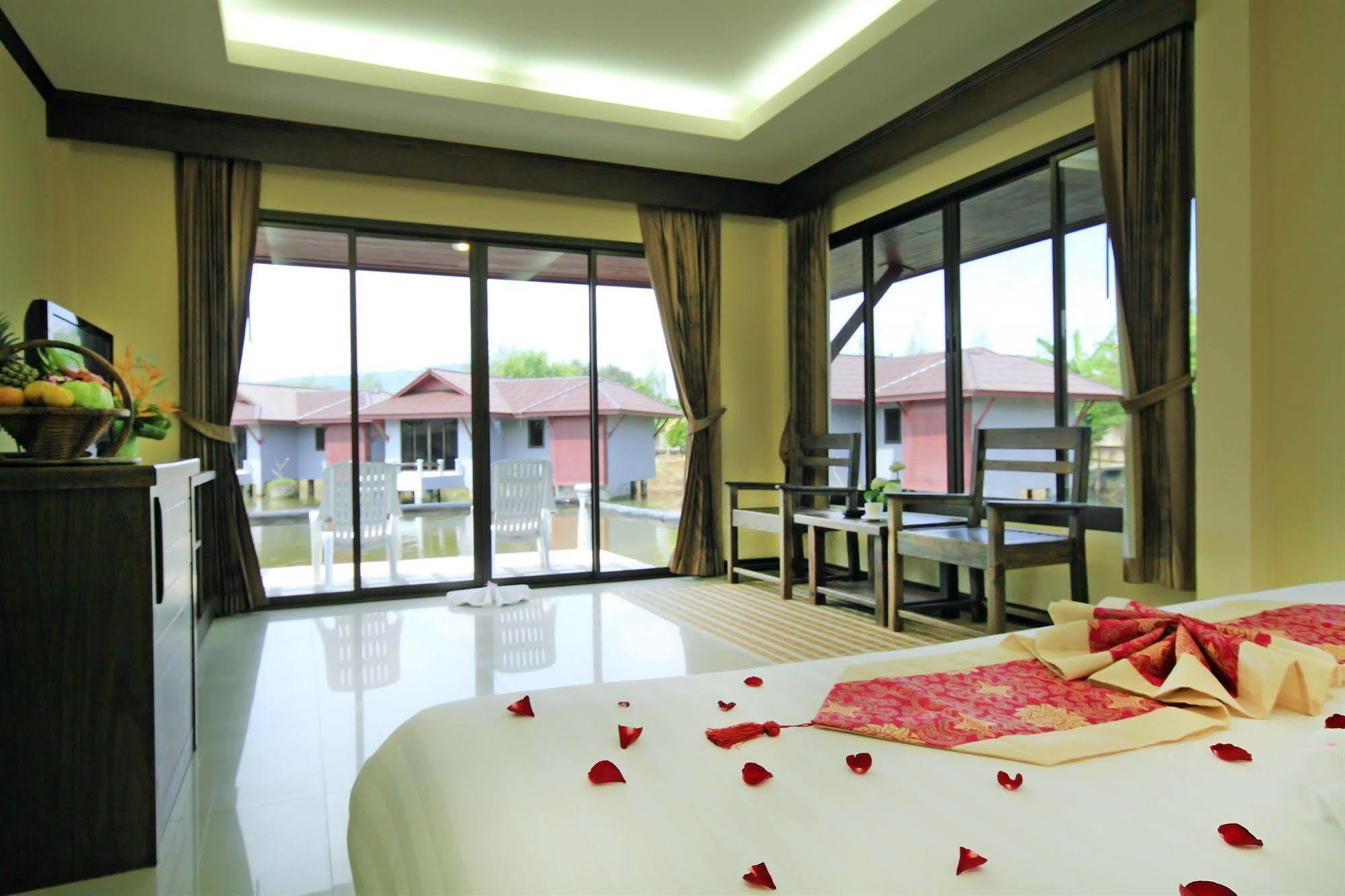 The Villa Laemhin Lagoon Resort Phuket Εξωτερικό φωτογραφία
